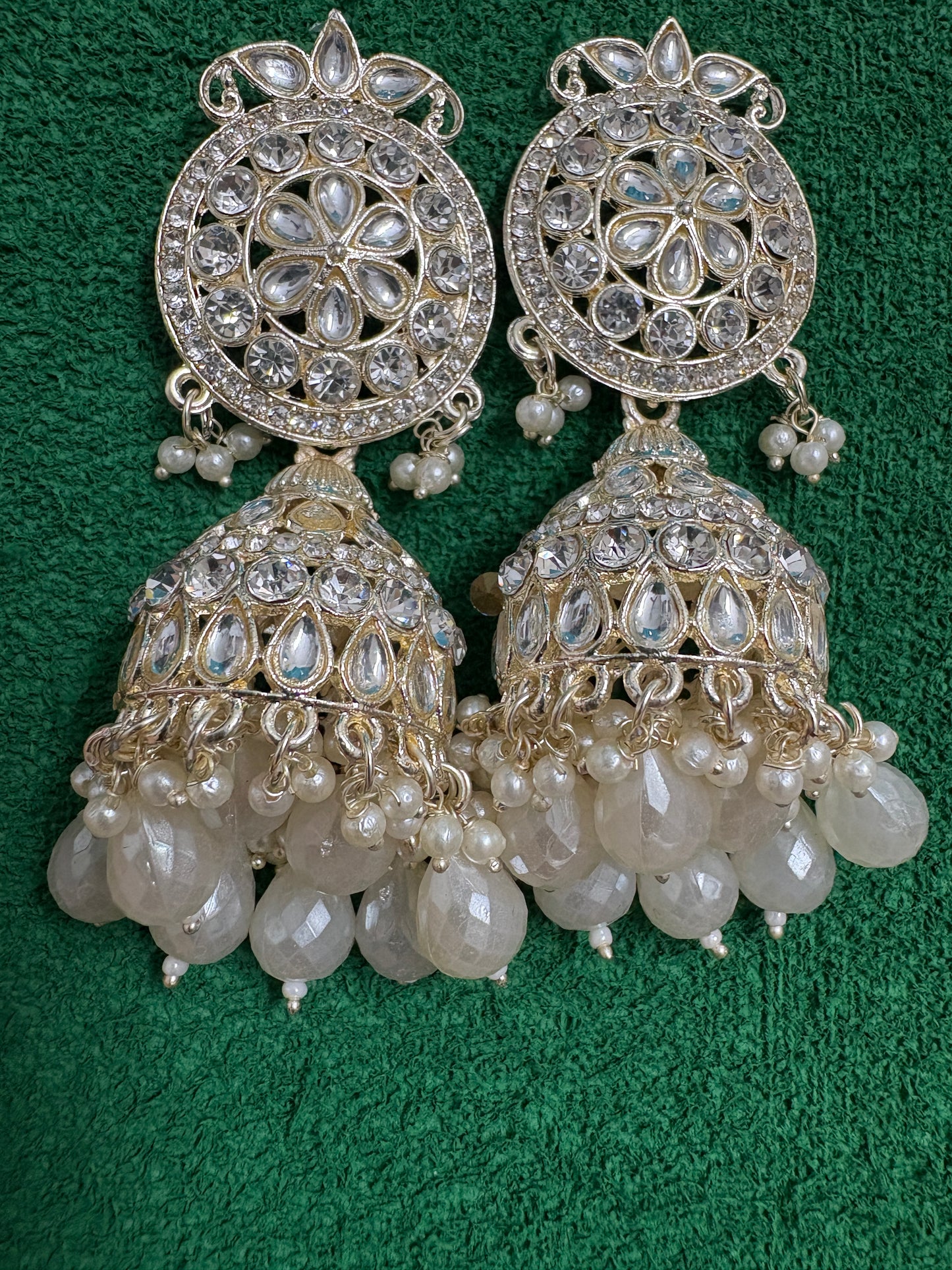 Beige White Kundan Earrings