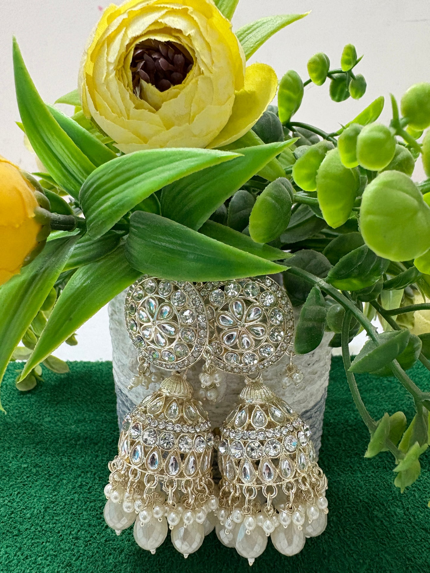 Beige White Kundan Earrings